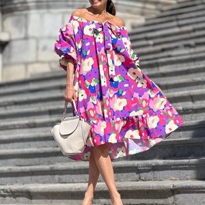 Marielle Stokkelaar. Bold Floral On or Off Shoulder Dress. Fully Adjustable